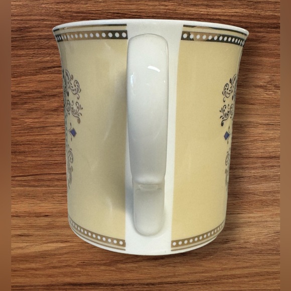 NWT Prince Harry & Meghan Markle Royal Wedding 19th May 2018 - Picture 2 of 6